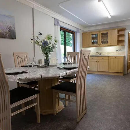Spacious Bungalow With Estuary Views Near Llansteffan Carmarthen Exterior photo