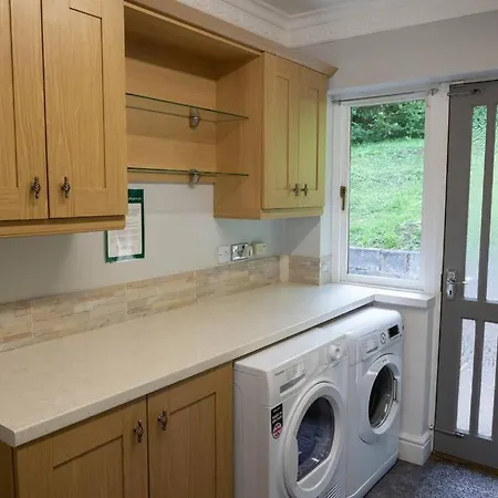 Spacious Bungalow With Estuary Views Near Llansteffan Carmarthen Exterior photo