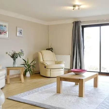 Spacious Bungalow With Estuary Views Near Llansteffan Carmarthen Exterior photo