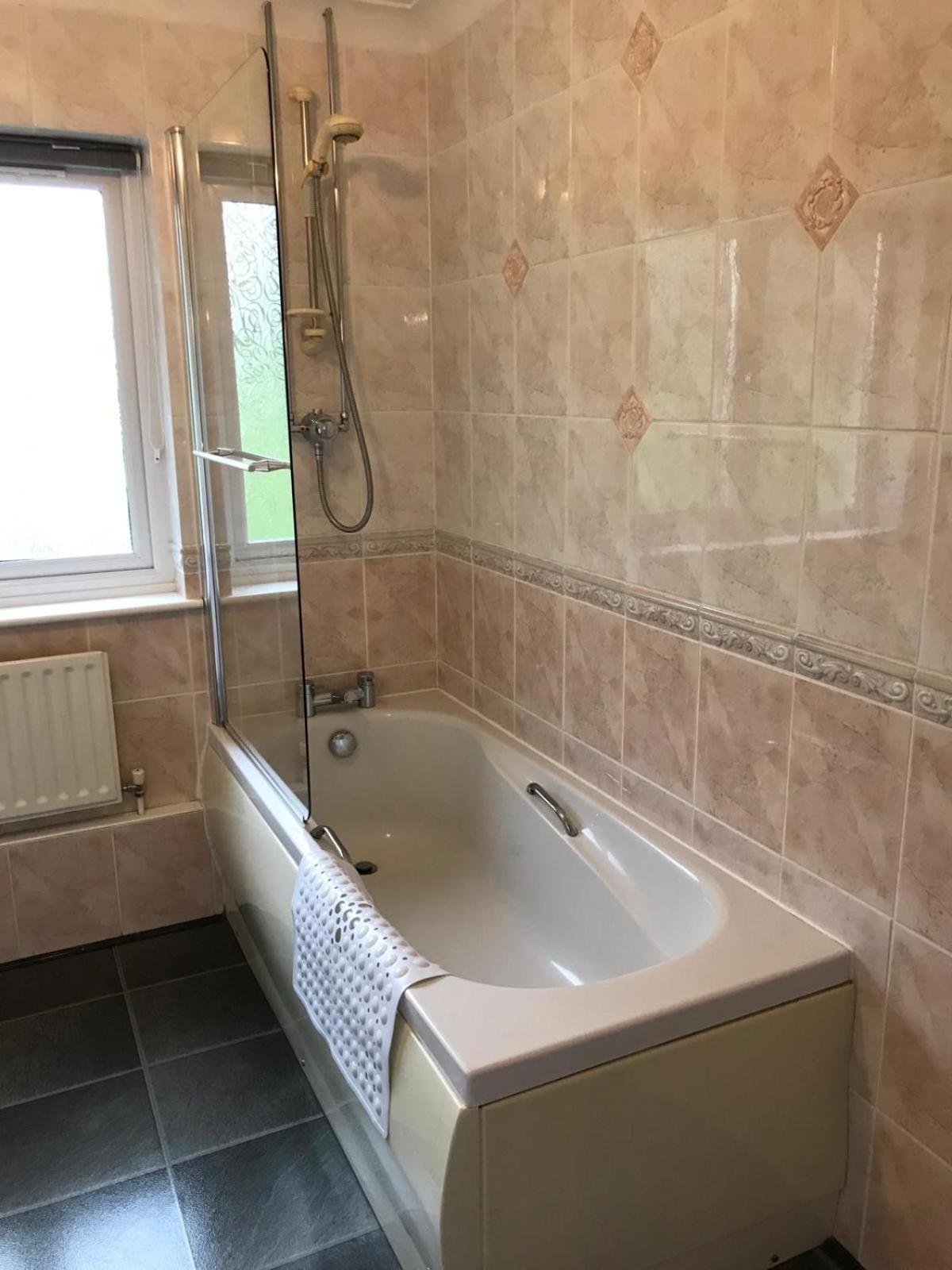 Spacious With Estuary Views Near Llansteffan Holiday home *