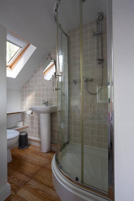 Holiday home Spacious With Estuary Views Near Llansteffan *